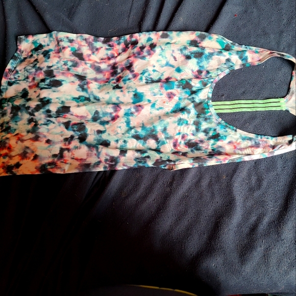 Active wear - Picture 1 of 2